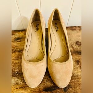 Earth Origins Rellia Pump 8.5 like new